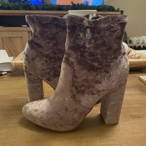 Velvet / Suede heel booties - Size 6